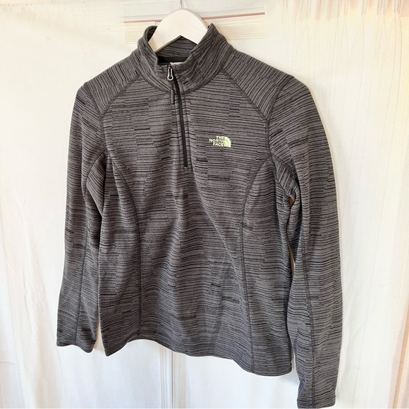 The North Face Glacier 1/4-Zip Pullover Lightweight - Picture 3 of 9